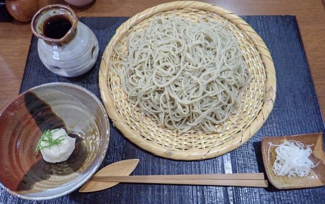 手打ち蕎麦 きむら 幻の蕎麦と呼ばれる信州奈川在来種を石臼で自家製粉｜小樽市